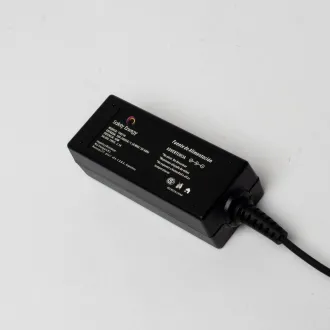 Cargador para notebook EXO 19V 2.1A 40W pin 5.5 X 2.5 — foto 2